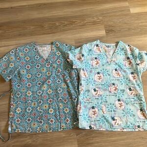 Frosty the Smowman and Pattern Flowers kaleidoscope  Pockets Blue Smock scrubs.
